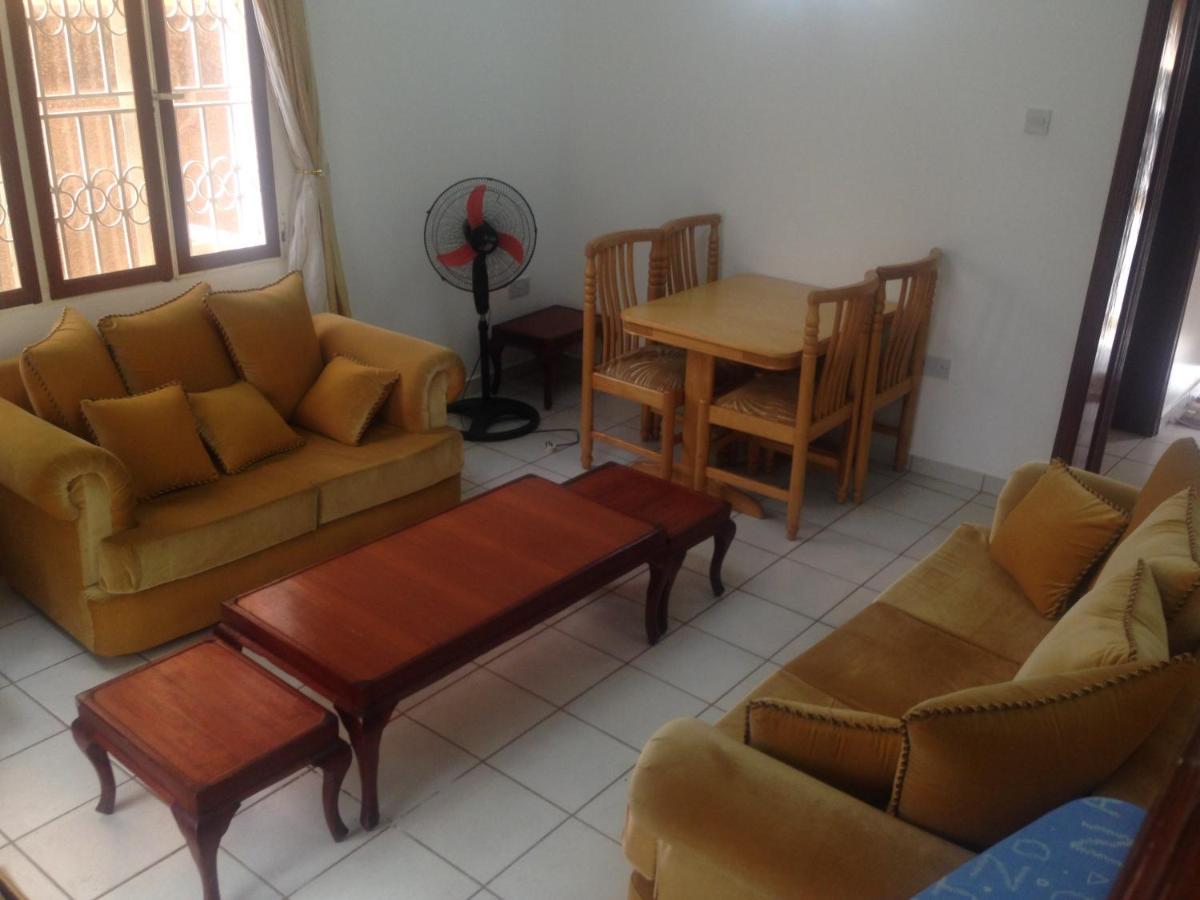 Corinya Serviced Apartments Ентебе Екстериор снимка